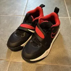 NIKEチームハッスルd11 ジュニア23センチ