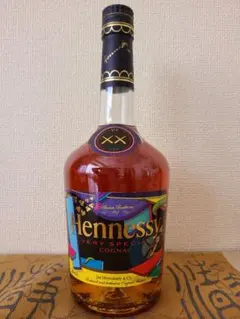 KAWS × Hennessy V.S Limited Edition限定ボトル