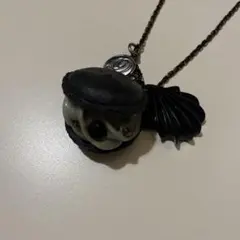 キューポット ブラックセサミマカロン 黒ホイップ ネックレス