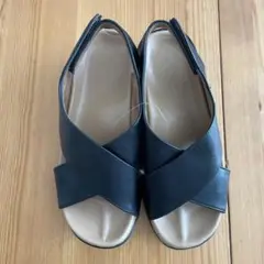 整体サンダルRAKUNA ラクナ黒 クロスストラップ コンフォートサンダル　M