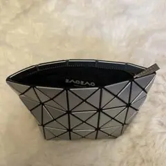BAOBAO ISSEY MIYAKE メイク コスメ ポーチ シルバー