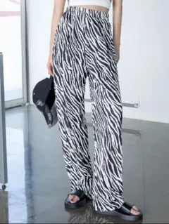 プリーツパンツ ゼブラ