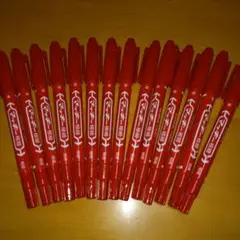 ゼブラ マッキー赤 70本セット