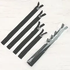 パターンレーベル トラベルポーチ ファスナーセット ブラック/クリスタルチャーム