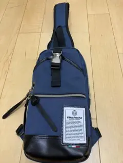 Bianchi ネイビー スリングバッグ