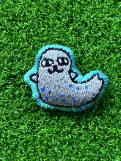 ❤︎刺繍❤︎可愛いアザラシちゃん❤︎バッジ❤︎ブローチ❤︎ハンドメイド品❤︎