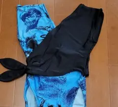 鮮やかなブルーのレオタード