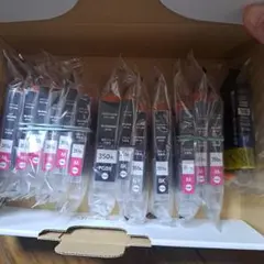 Item thumbnail for item ff11b0cd-14b3-4e11-86f4-31b6c35682a4