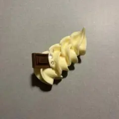 Q-pot ホイップクリーム ブローチ