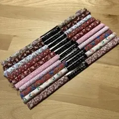 パッチワーク用布　はぎれ　花柄　28cm×28cm 赤　白　ピンク