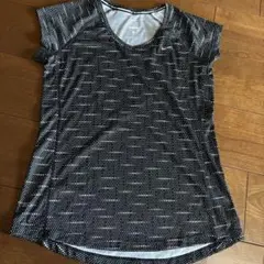 NIKEスポーツレディース ウェア Tシャツ Lサイズ