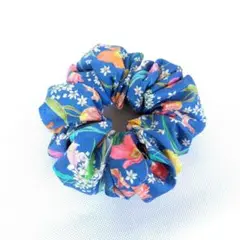 リバティ　シュシュ　ハンドメイド　ボリュームシュシュ　青系　花柄　ブレスレット