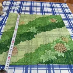 パイナップルと花のコットン生地 約42cm x 42cm