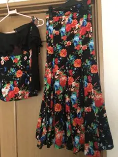花柄フレアスカートとトップスセット
