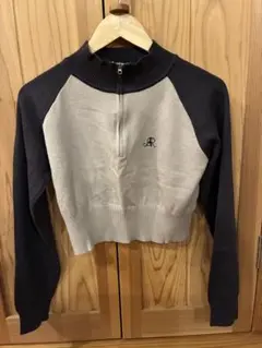 Attitude Makes style ショート丈　ハーフジップ　ニット