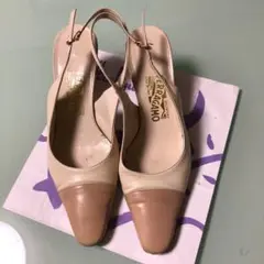 フェラガモパンプス、7C.24センチ