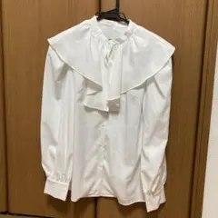 ホワイト フリル付き 長袖ブラウス