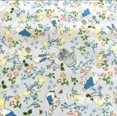 ピーターラビット　小花柄　オックス生地（ブルー）110×25