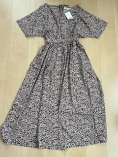 【8/25まで値下】ペアマノン　花柄 ロングワンピース 半袖　新品未使用