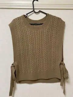GU　ニットベスト　未使用
