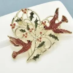 ブローチ　赤い鳥　ハート　赤い実　ジルコニア　かわいい　可愛い　清楚　上品