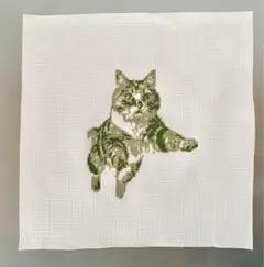 三毛猫グリーン　ハンドメイド　クロスステッチ完成品　クロスステッチ　刺繍