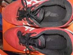 ASICS スパイクシューズ レッド