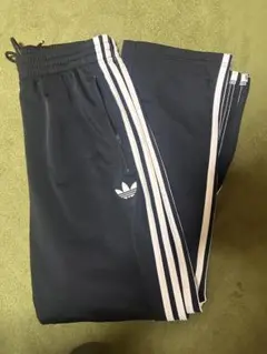 adidas ジャージパンツ