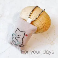 刺繍キーホルダー＊ハンドメイド＊お魚大好き猫さん＊ハート＊ナチュラル雑貨＊布小物
