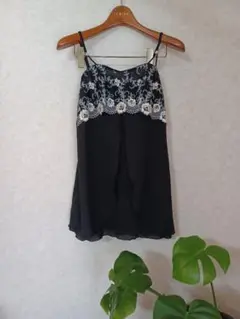 ワコール★黒い刺繍キャミソール