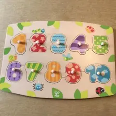 Hape 木製　数字の型はめパズル