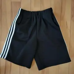 ハーフパンツ　ホワイトストライプ　黒 ジャージ　サッカー　130