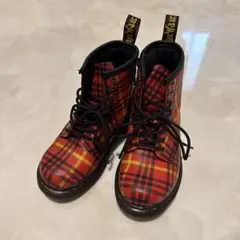 Dr. Martens 赤チェック ブーツ キッズ用