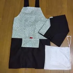 新品　130〜140 キッズエプロン&三角巾