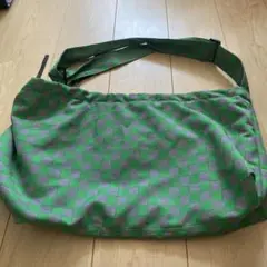 緑と白のチェック柄ショルダーバッグ