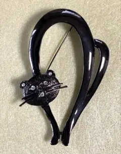 黒猫のブローチ 猫 ブローチ ストーン付き 黒