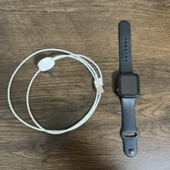 Apple Watch SE 本体 ブラック 充電ケーブル付き