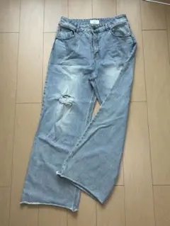 ソエルテ ダメージデニムパンツ