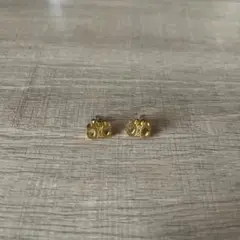 【最後のひとつ】トリオンフ ゴールド スタッドピアス