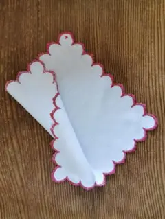 アンティーク フランス スカラップ赤糸刺繍 スクエアクロス 厚手ハンカチ
