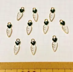 大根　エナメルチャーム　10個