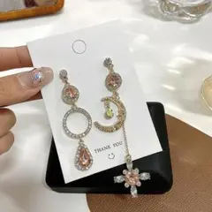 ダイヤムーンピアス