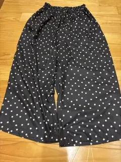 atelier emau アトリエエマウさん黒と白の水玉パンツカジュアルパンツ