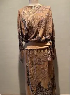 【超美品】週末限定値下げ ウールシルク 大人シック 素敵なレオナール