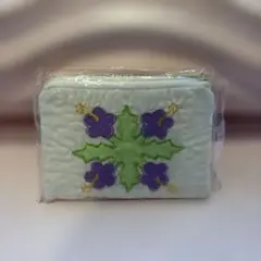 新品　刺繍ハワイアンキルト　 水色　コインケース