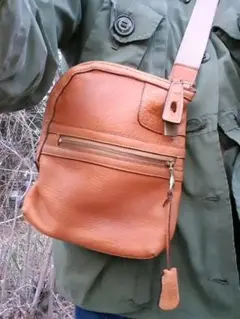 トフ＆ロードストーン ショルダーバッグ