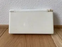 ニンテンドーDS Lite ホワイト 本体　充電器付き