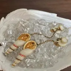 スワロフスキー貝殻イヤリング