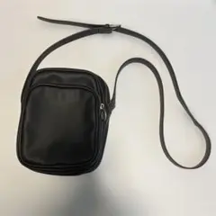 黒 合成皮革 ショルダーバッグ