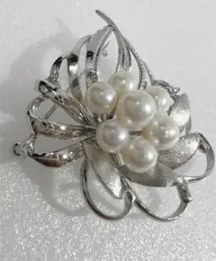 【ブローチ/シルバー】SILVER 人工パール レディースアクセサリー オシャレ